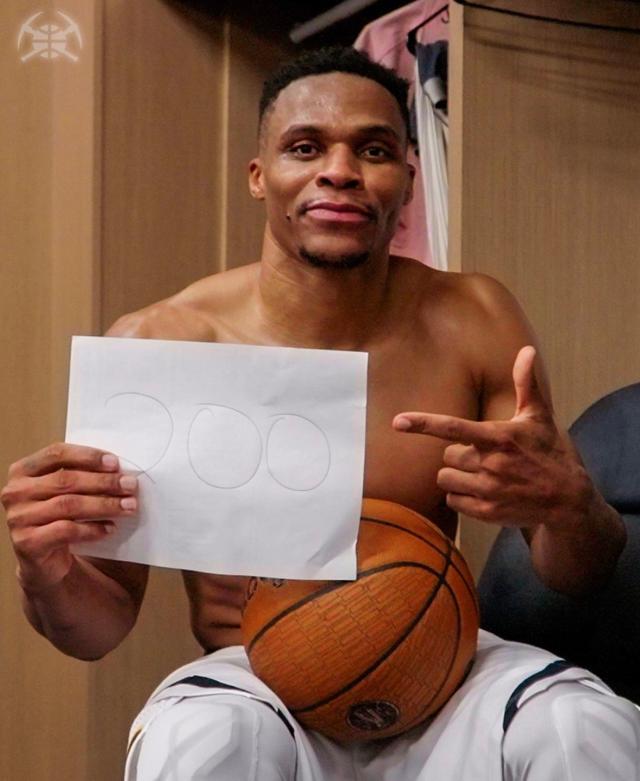 韦少生涯三双突破200大关！只有约基奇能追此纪录？